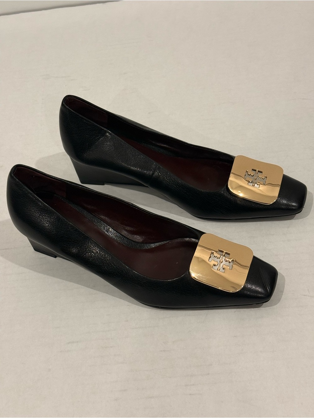 Tory Burch Georgia Black Leather Wedge Pumps Size 6.5 - Picture 3 of 16